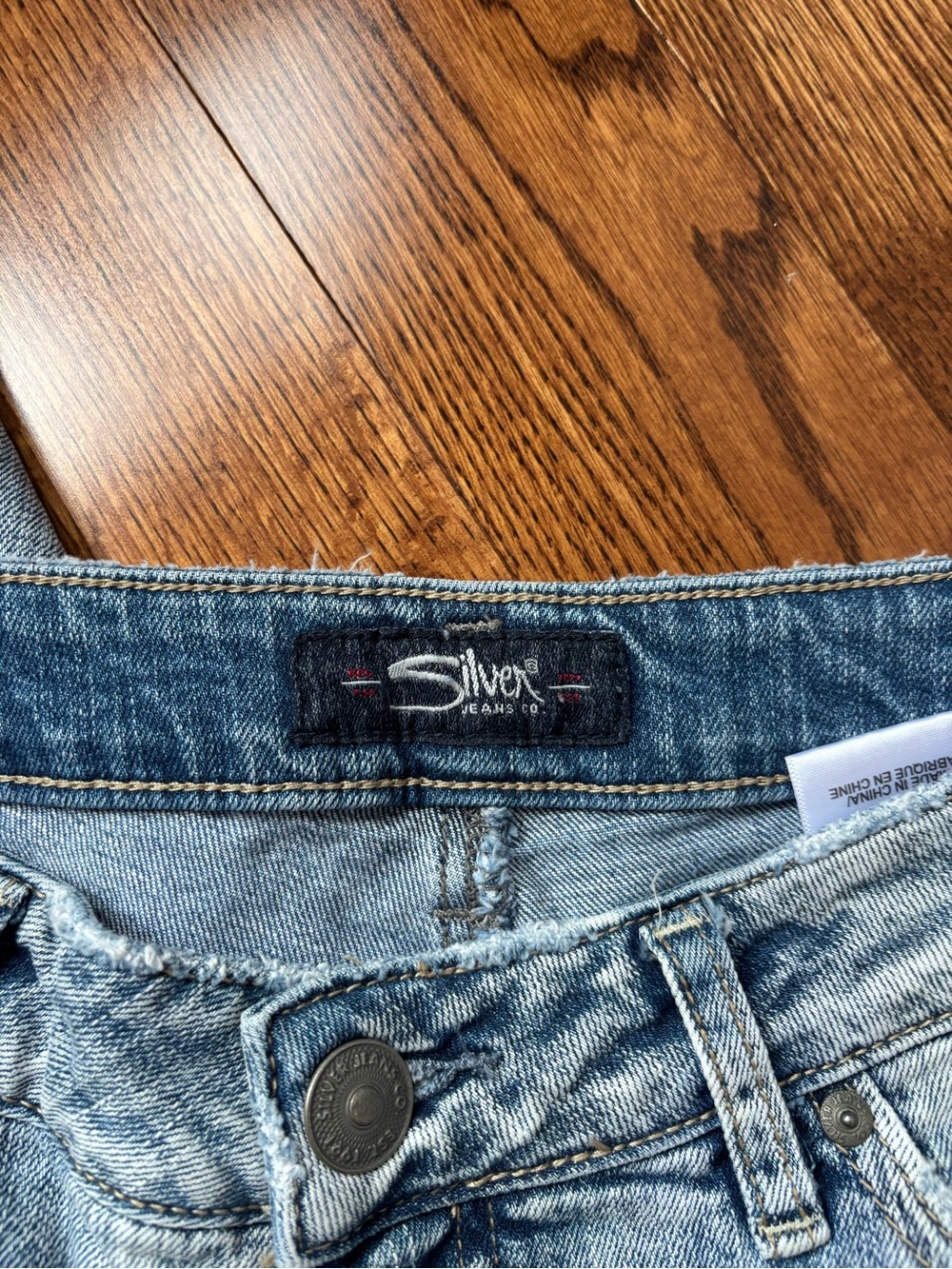 Silver Jeans Co. - Picture 3 of 4